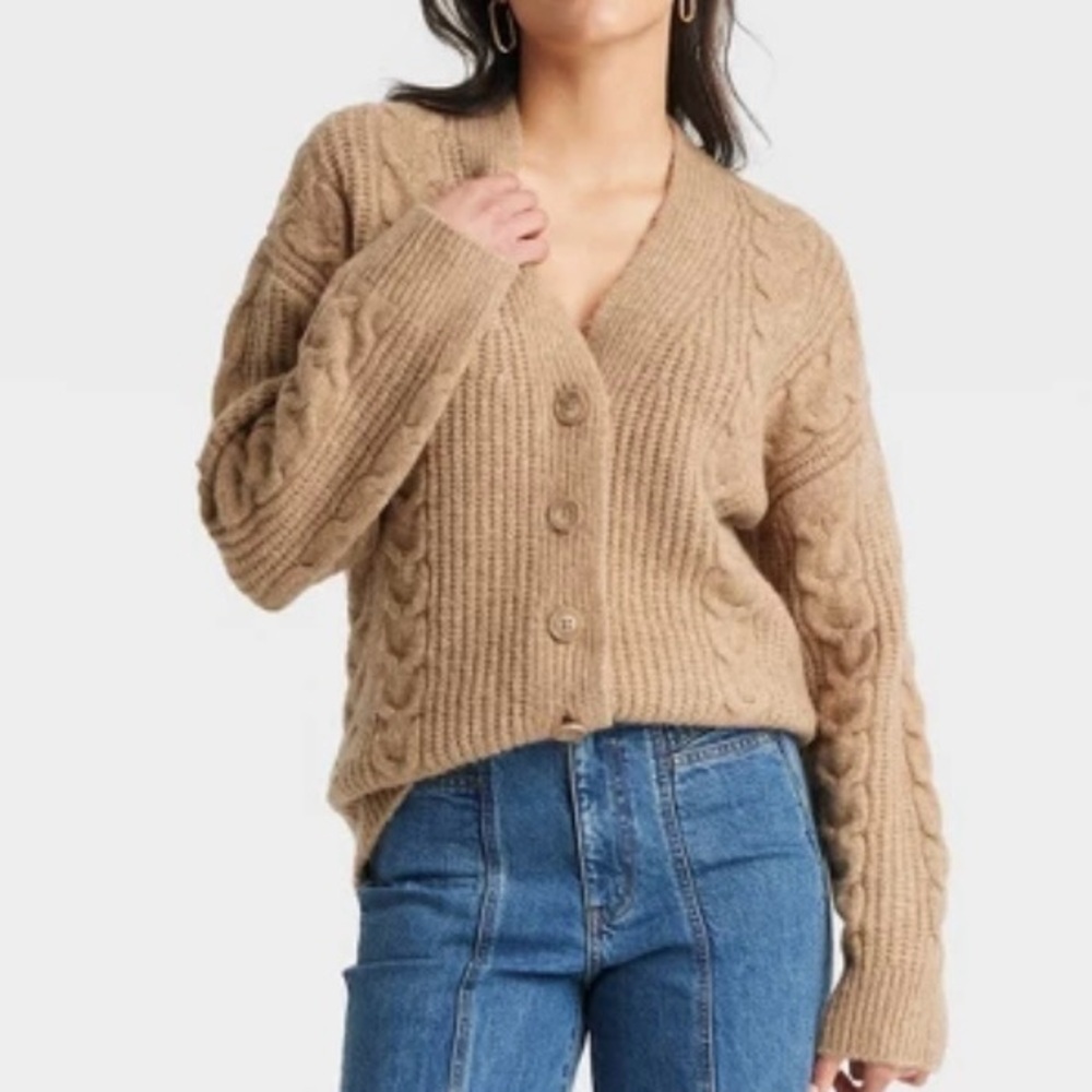 A NEW DAY Women's size small tan camel chunky cable knit button front cardigan